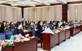 “花映巾幗·共筑芳華”——學(xué)校組織開展慶祝“三八”國際婦女節(jié)插花活動(dòng)